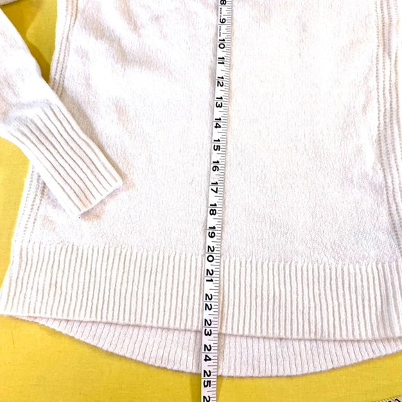 Awesome White Gap XS Long sleeve turtle neck sweater - Picture 6 of 9